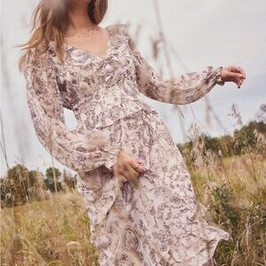 Francesca's Collections Cream Floral Ruffle Long-Sleeve Midi Dress